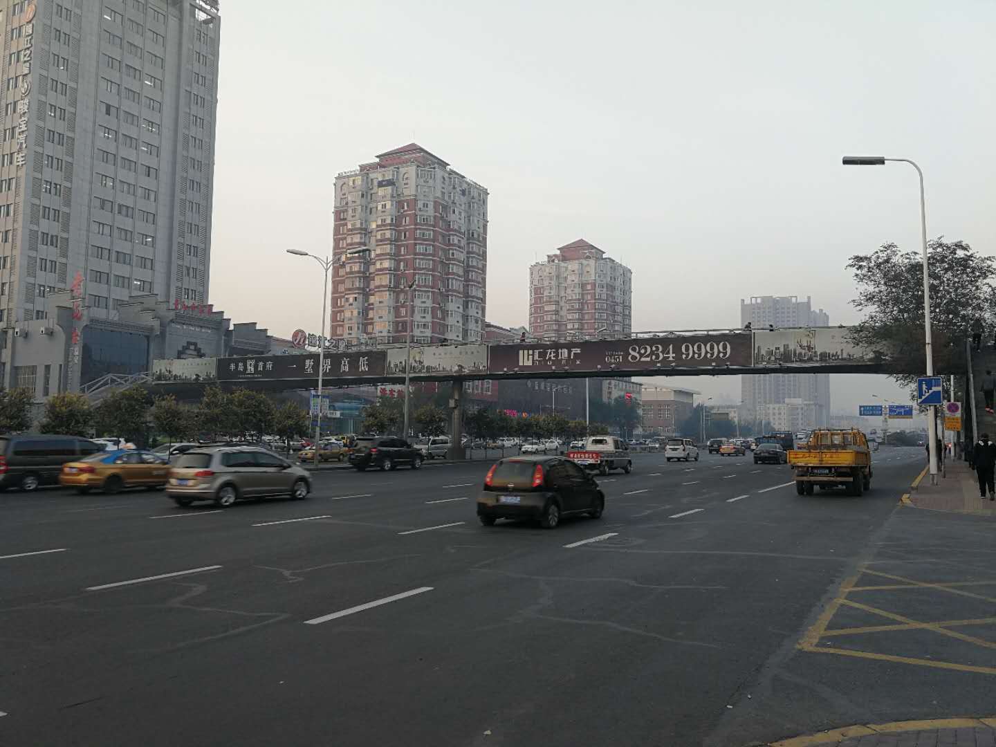 黑龙江哈尔滨香坊区文昌街人行过街天桥单面大牌