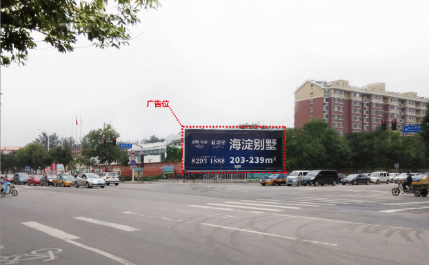 北京海淀区农大南路与信息路交汇处西南角（上地南口）街边设施多面翻大牌