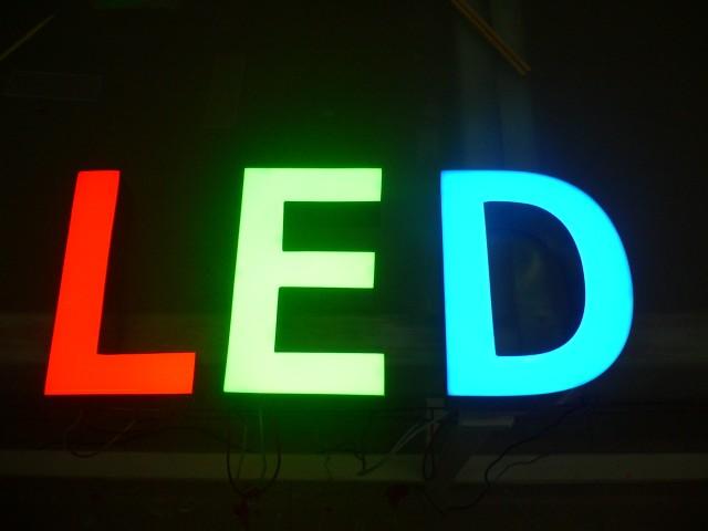 led发光字安装需要注意哪些因素？