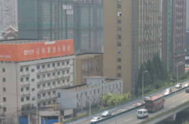 上海黄浦区内环高架与沪闵高架交汇处城市道路单面大牌