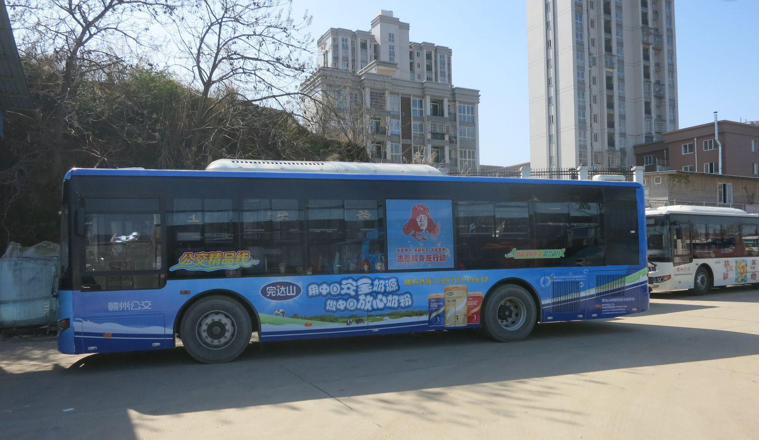 江西赣州25路公交车车身