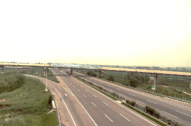 河南濮阳清丰县大广高速与邯大高速交界处跨桥高速公路单面大牌