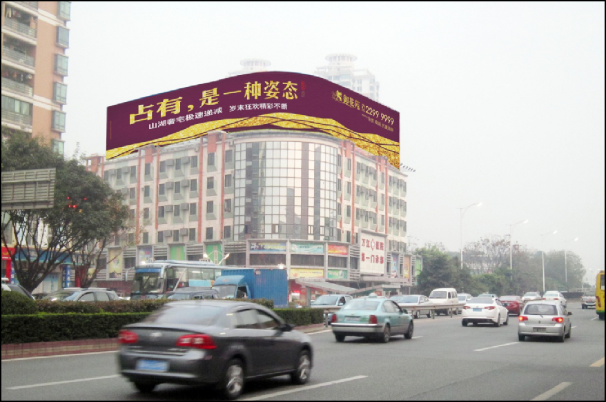 广东东莞万江医院左侧楼顶街边设施单面大牌