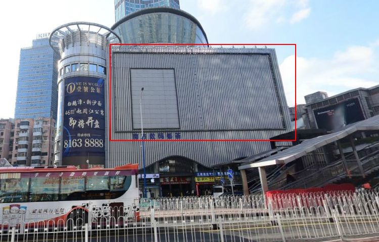 广东广州天河区天河路南方数码都荟墙面商超卖场单面大牌