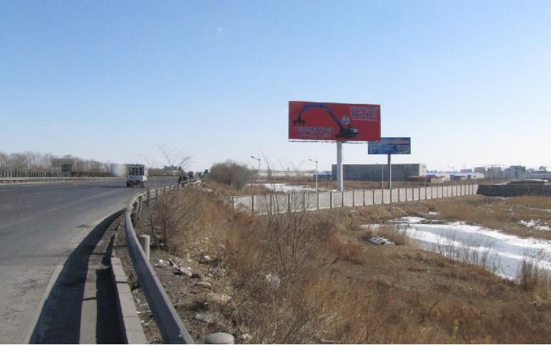 北京京沈高速K534+700处（盘锦服务区出口处）高速公路单面大牌