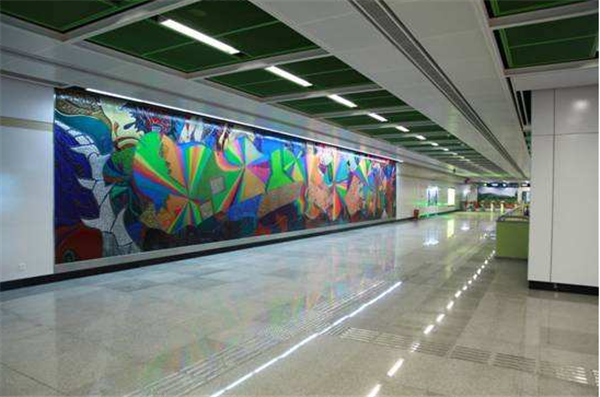 地铁隧道区间内led广告是怎么实现的？