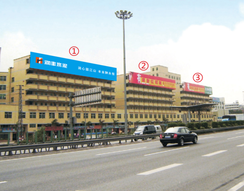 广东深圳龙大高速石龙仔高速出口旁街边设施单面大牌