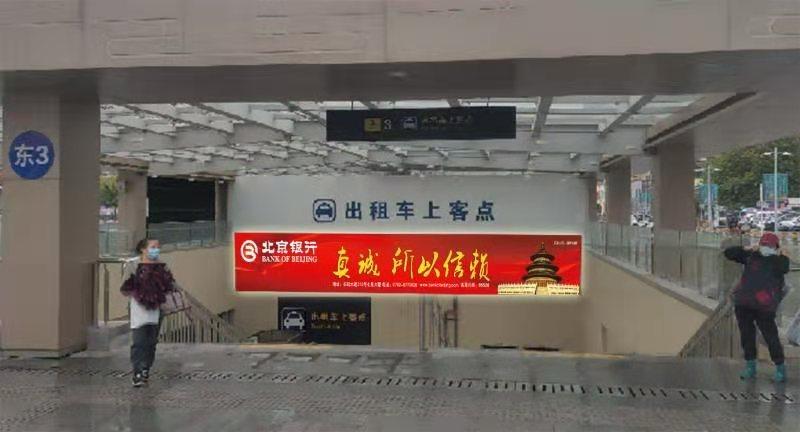 江西九江火车站出租车乘车上客点火车高铁灯箱
