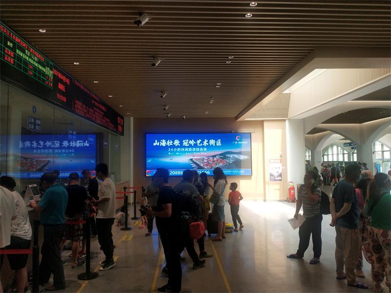 广西北海海城区国际客运港新航站楼游客休息等候区桥梁码头灯箱