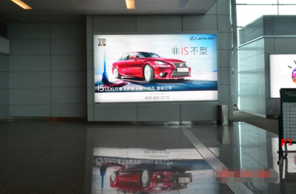 广东广州白云区白云国际机场国内旅客出港连接楼至指廊F7机场灯箱广告