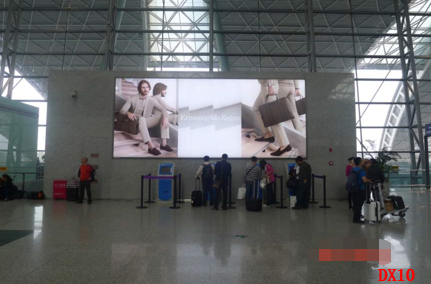 四川成都全成都成都双流国际机场T2航站楼二层出发CD-DX10机场灯箱广告