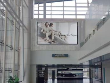湖北武汉全武汉天河国际机场国内到达通廊WH-D35、36机场灯箱广告