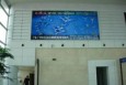 浙江金华义乌义乌机场二层国内旅客出发大厅办票岛上方YW-A1机场灯箱广告