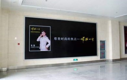 浙江金华义乌义乌机场一层国内到达YW-D1、18 机场灯箱广告