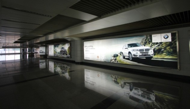 浙江杭州萧山萧山国际机场国内T1到达夹层HZ-AP-DA08机场灯箱广告