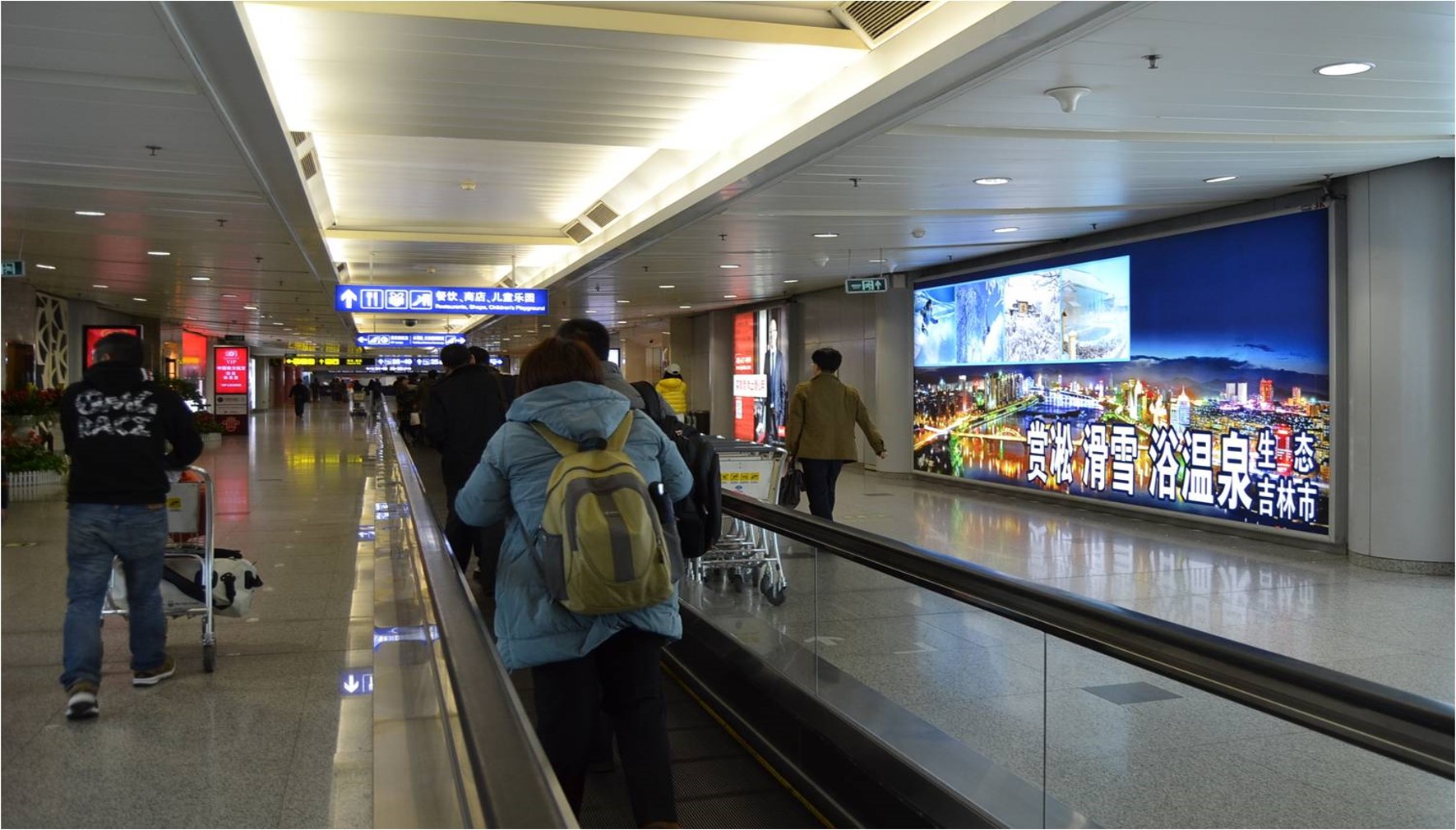 北京朝阳区全朝阳区首都机场国内出发东侧通廊3K机场灯箱广告