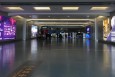 陕西咸阳渭城区西安咸阳国际机场2号航站楼国内到达主通廊墙面上机场灯箱广告