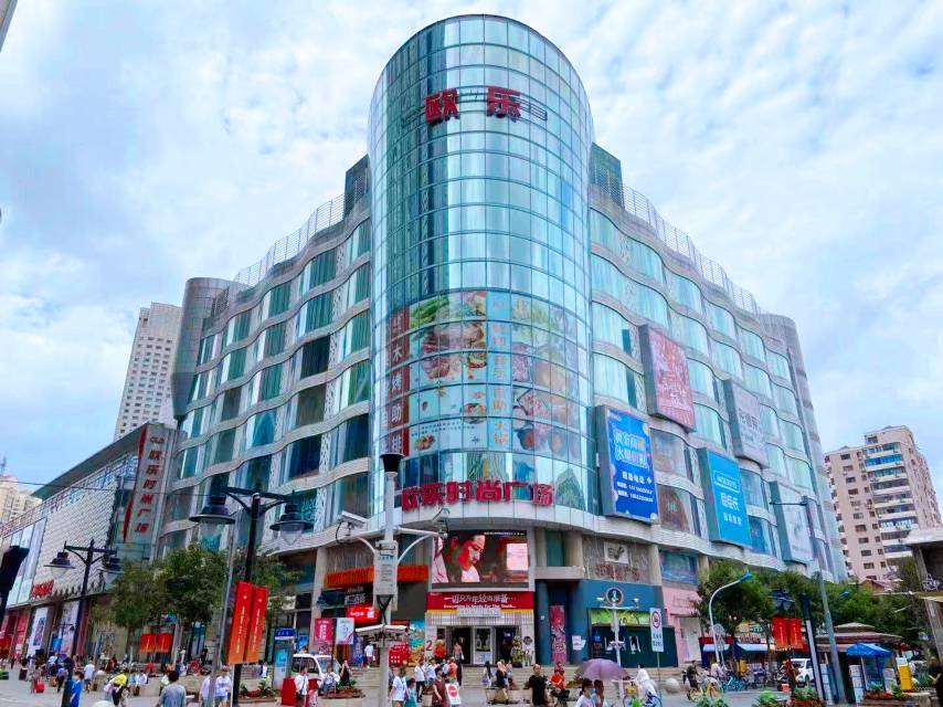 天津和平区欧乐时尚广场商超卖场灯箱广告