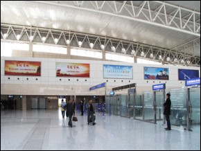 吉林长春全长春龙嘉国际机场二层出港大厅CLJ-12J-D048～052机场灯箱广告