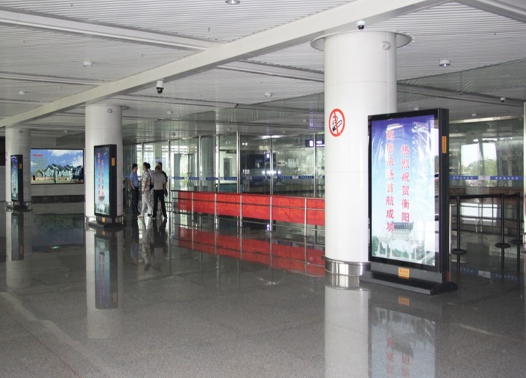 湖南衡阳全衡阳南岳机场到达层迎客厅通道HNY-F1-JC001、2、3机场灯箱广告