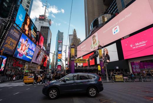 纽约时代广场广告牌多少钱?切莫傻傻不知？