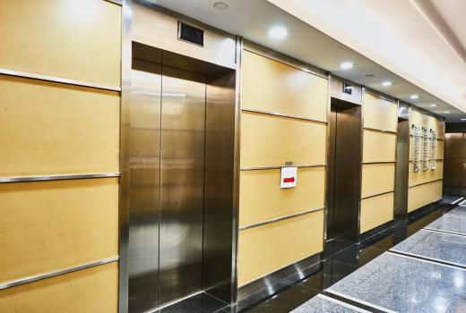 电梯广告位价格一般是多少?掌握电梯广告安装流程？