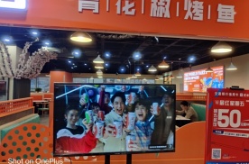 广东佛山南海万达广场餐饮茶咖广告机/电视机
