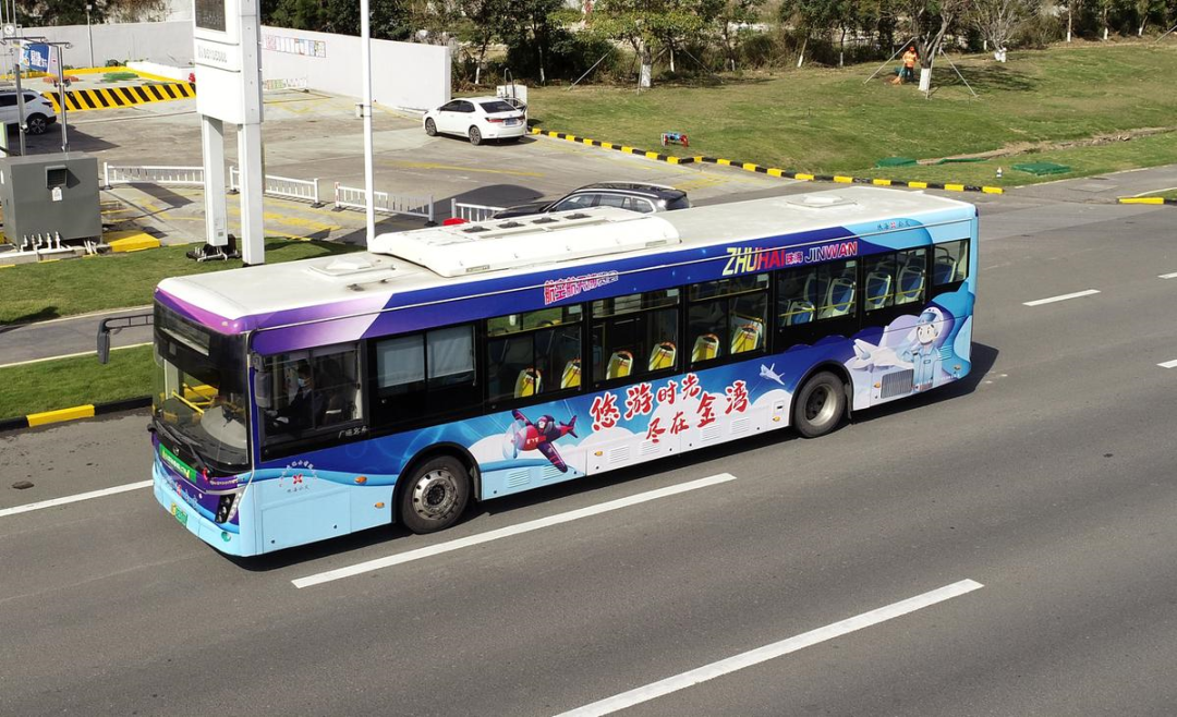 变身城市“明信片” ——珠海市金湾区10辆旅游主题公交车闪耀亮相