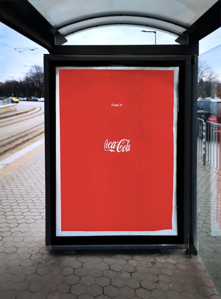 连瓶子都不画，你还认得出可口可乐的海报吗？