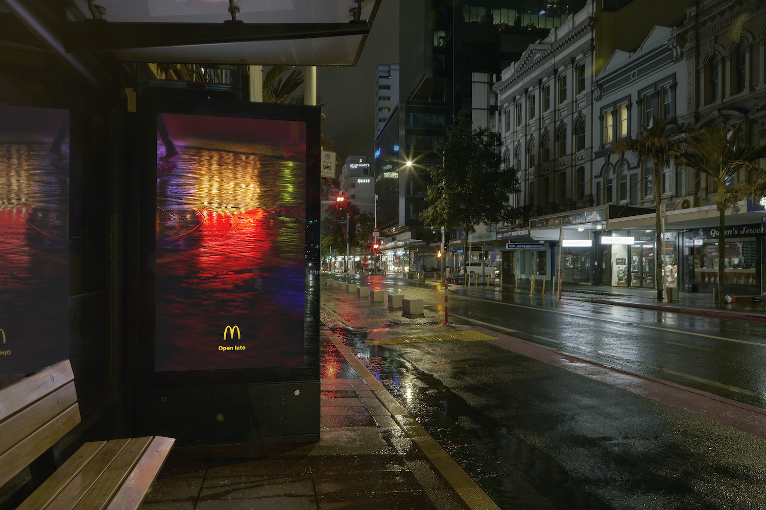 麦当劳Open Late系列海报，被食物照亮的夜晚