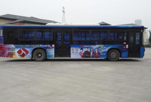 长沙公交车车身广告投放路线，长沙公交车身广告的优势