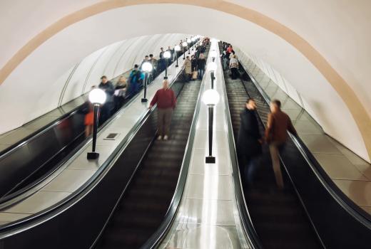 地铁扶梯广告有什么优势?投放流程是怎样的?