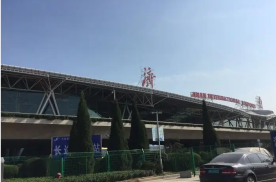 山东济南济南长途汽车总站（北区）汽车站LCD电子屏