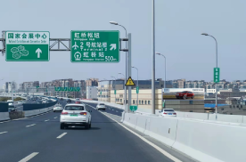 上海闵行区北翟高架虹桥机场入口处机场喷绘/写真布