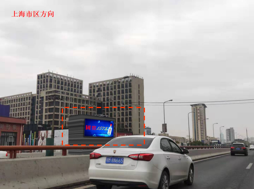 上海嘉定区京沪高速北侧兆地金座广场南侧高速公路单面大牌