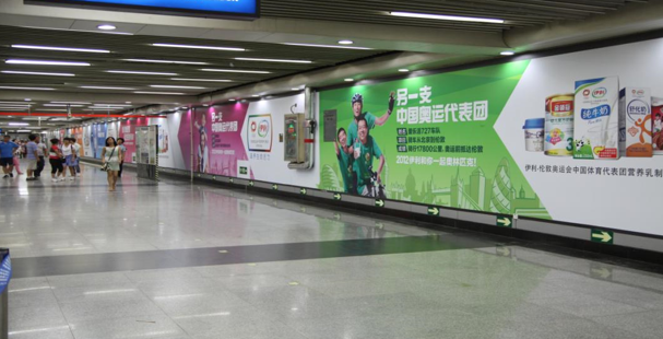 北京天安门东站厅层南墙地铁轻轨墙贴/地贴