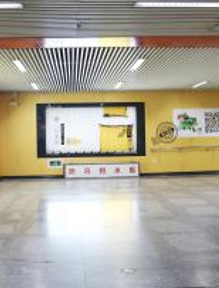 北京望京站站厅C出入口通道地铁轻轨灯箱