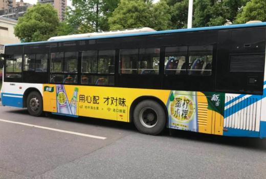 公交车车身广告投放策略,公交车车身广告发布数量分析