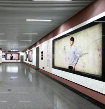 北京15号线望京东站D出入口（近站厅位置）地铁轻轨灯箱